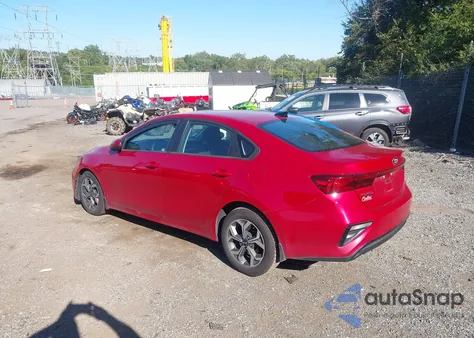 2021 Kia Forte Lxs z USA, uszkodzony, nr VIN 3KPF24AD4ME370233